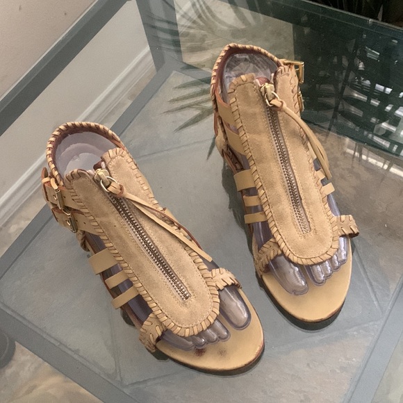 IRO Gladiator Leather Sandals with Whipstitch Detail - Picture 8 of 13